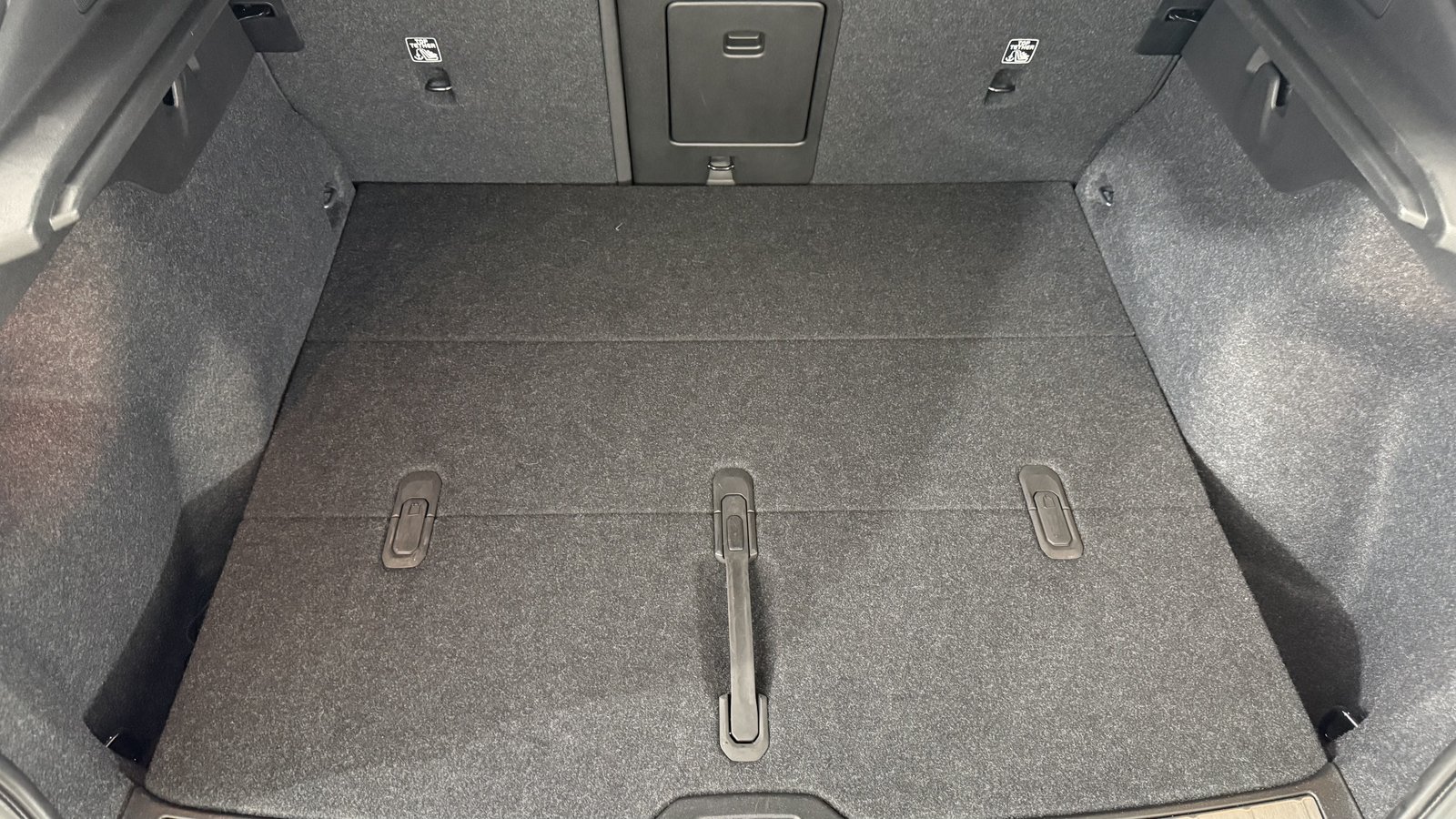 VOLVO C40 E80 Ultimate AWD, Elektro, Occasion / Gebraucht, Automatik - 7