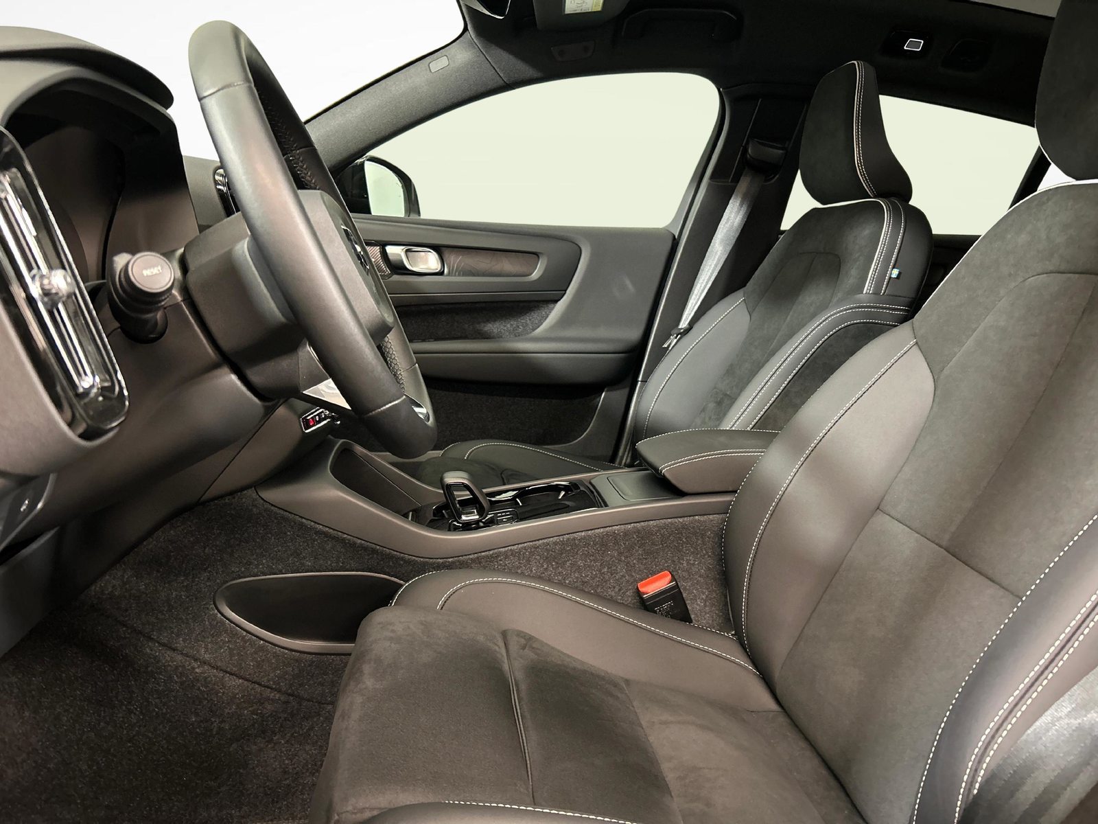 VOLVO C40 P8 Twin Recharge Ultimate AWD, Electric, Second hand / Used, Automatic - 4