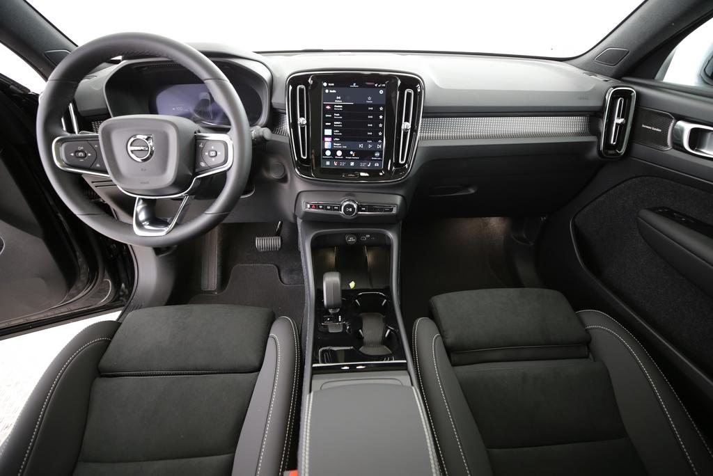 VOLVO EC40 Twin Performance Black Edition AWD, Elettrica, Auto dimostrativa, Automatico - 6