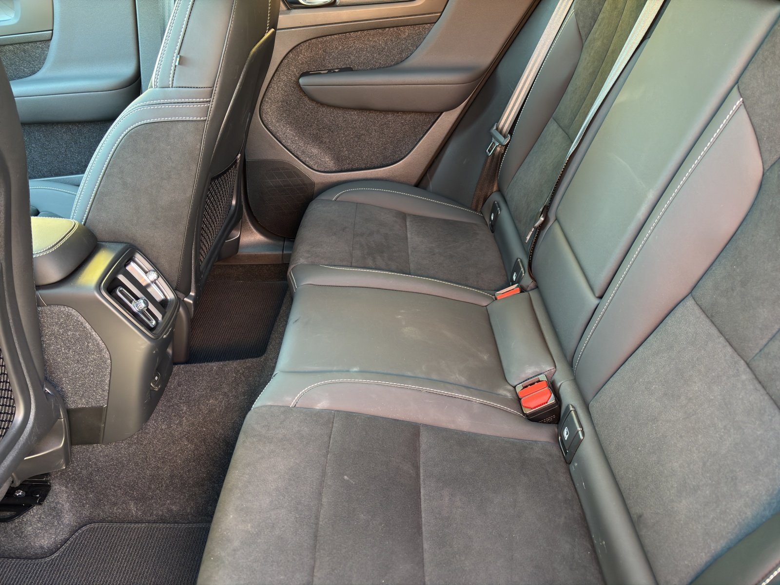 VOLVO C40 P8 Twin Recharge Plus AWD, Elektro, Vorführwagen, Automatik - 7