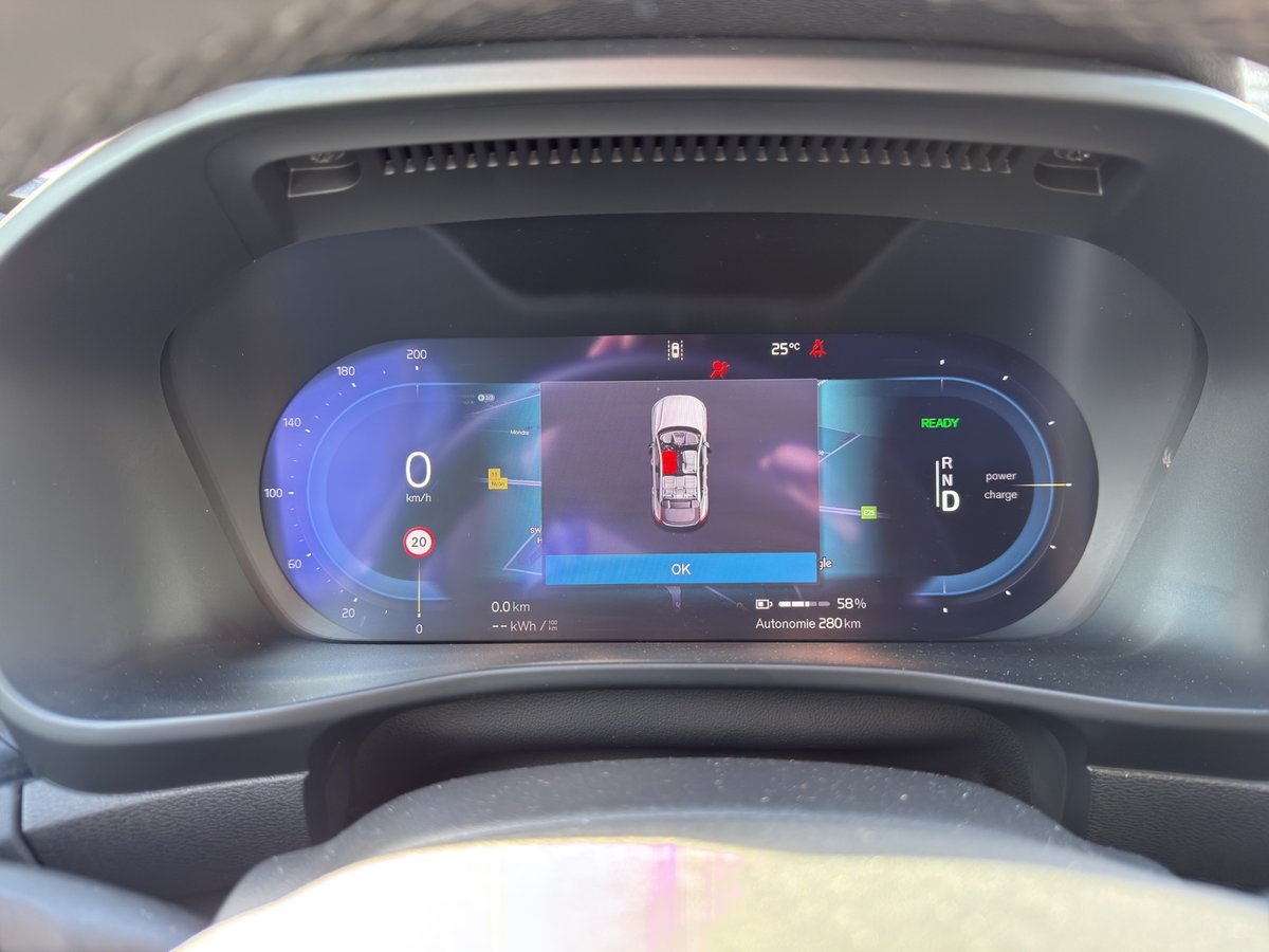 VOLVO C40 Recharge E80 82kWh Twin AWD Pure Electric Plus, Électrique, Occasion / Utilisé, Automatique - 7