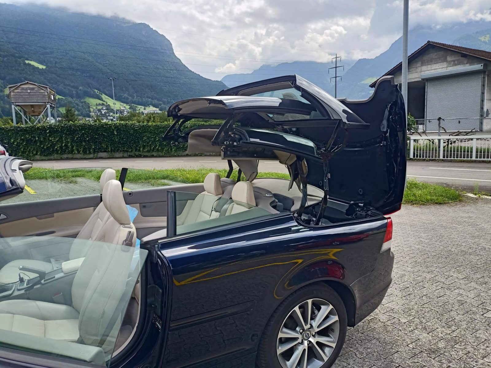 VOLVO C70 Cabriolet 2.5 20V T5 230 Summum, Essence, Occasion / Utilisé, Manuelle - 4