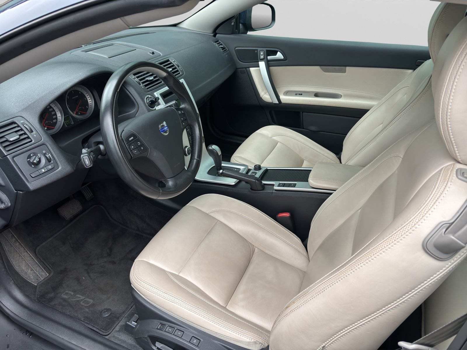 VOLVO C70 Cabriolet 2.0 D3 Summum, Diesel, Second hand / Used, Automatic - 4