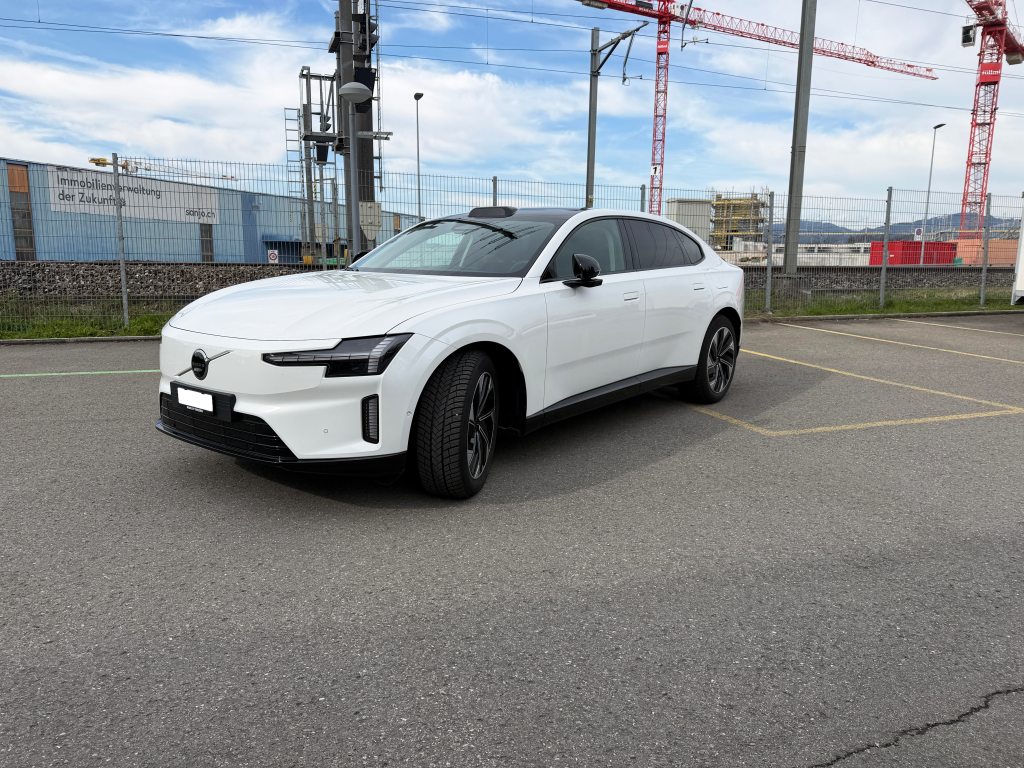 VOLVO ES90 Plus
