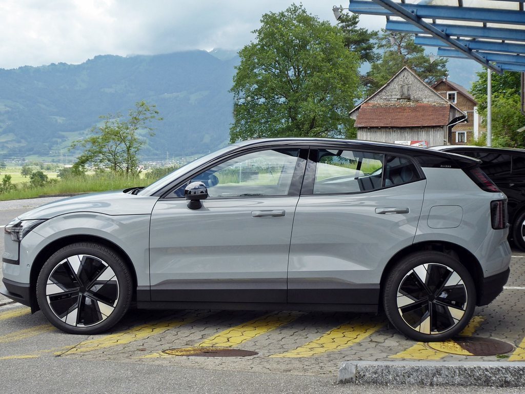 VOLVO EX30 E60 69kWh Ext Ra Ultra, Elektro, Occasion / Gebraucht, Automatik - 2