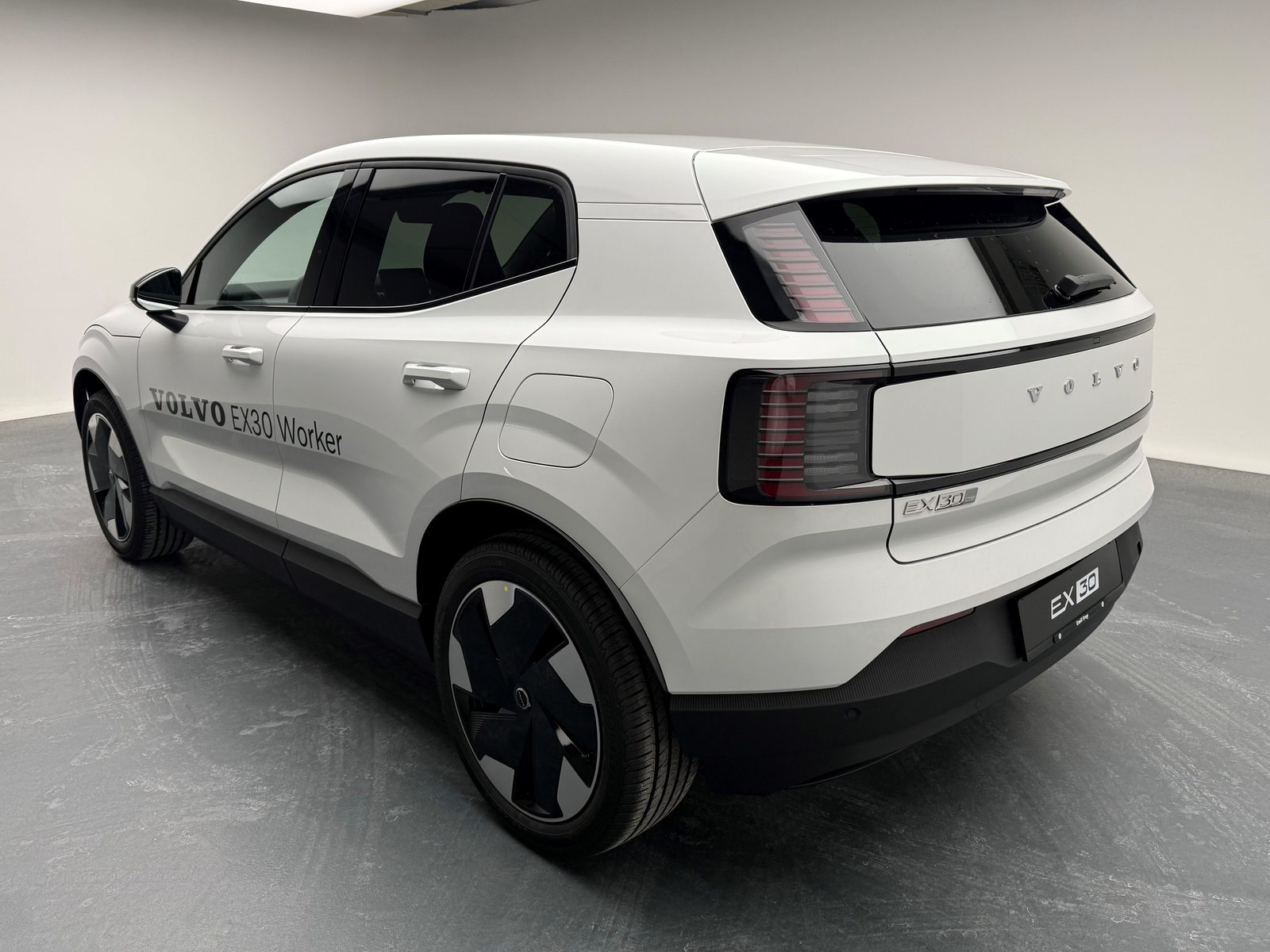 VOLVO EX30 E60 Plus, Elektro, Neuwagen, Automatik - 4