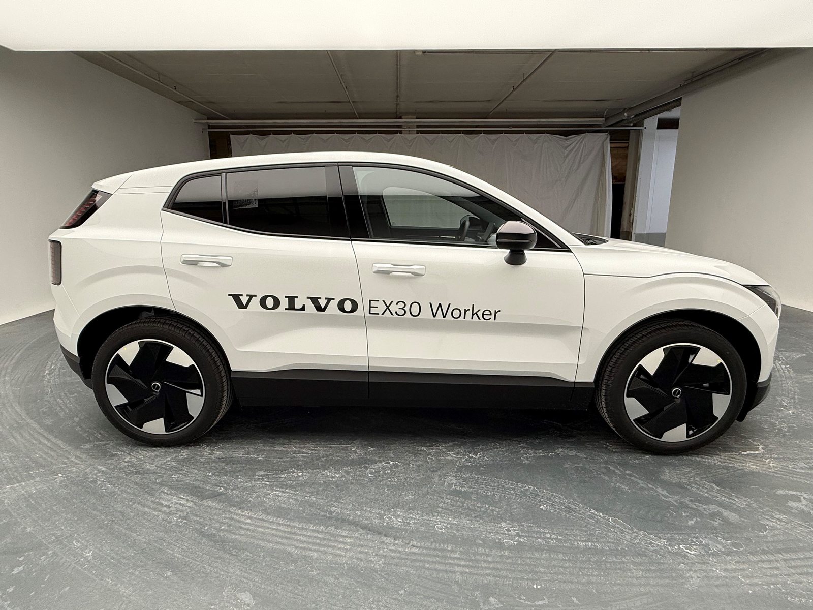 VOLVO EX30 E60 Plus, Elektro, Neuwagen, Automatik - 7