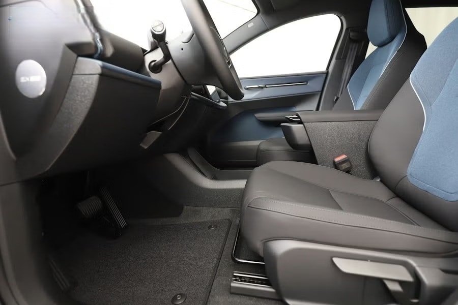 VOLVO EX30 E60 69kWh Single Motor Extended Range Plus Black, Électrique, Voiture nouvelle, Automatique - 7