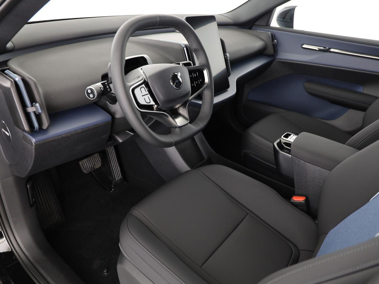 VOLVO EX30 E60 Plus Swiss Black Edition, Électrique, Voiture nouvelle, Automatique - 7