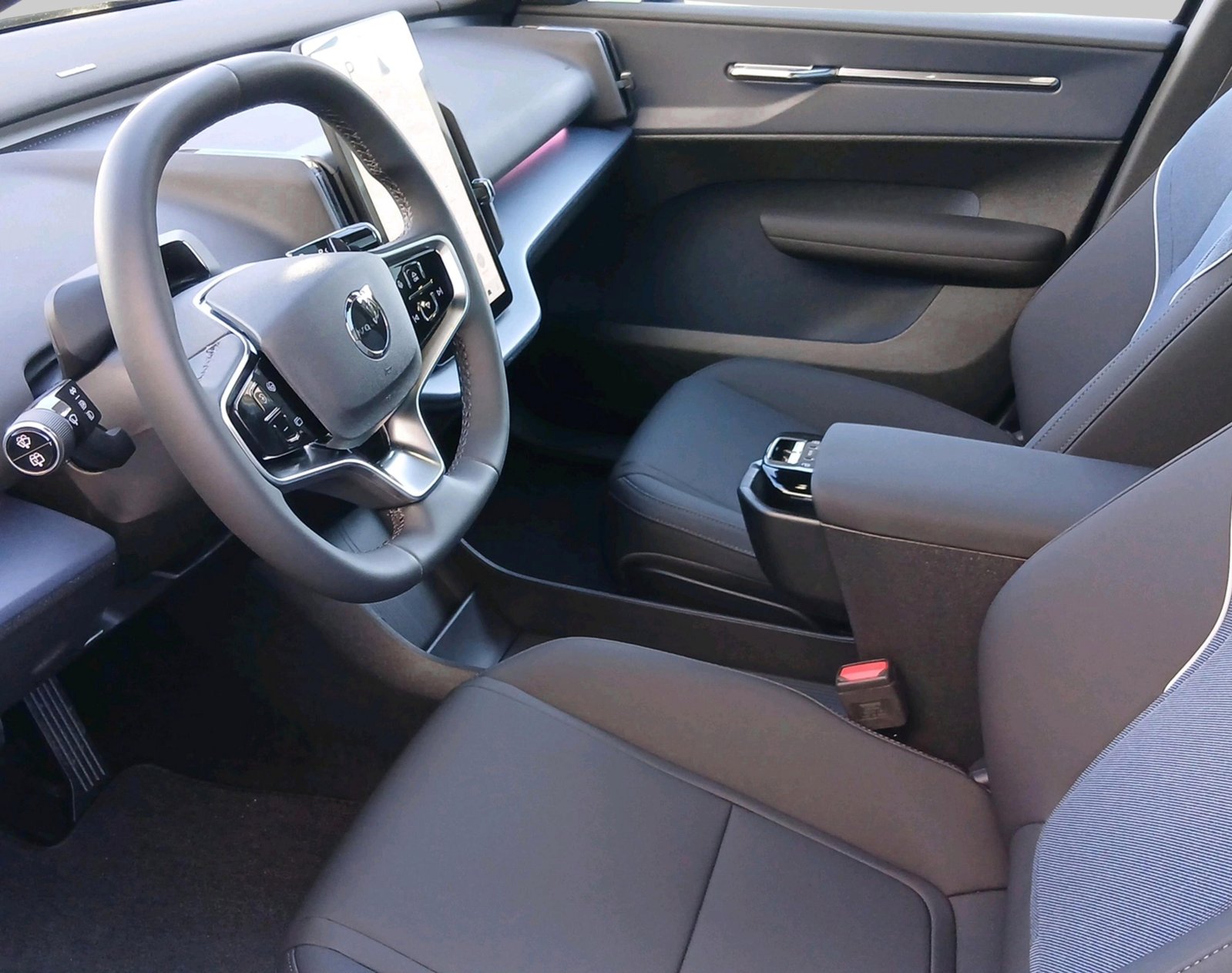 VOLVO EX30 CC E60 Twin Performance A, Elektro, Neuwagen, Automatik - 3
