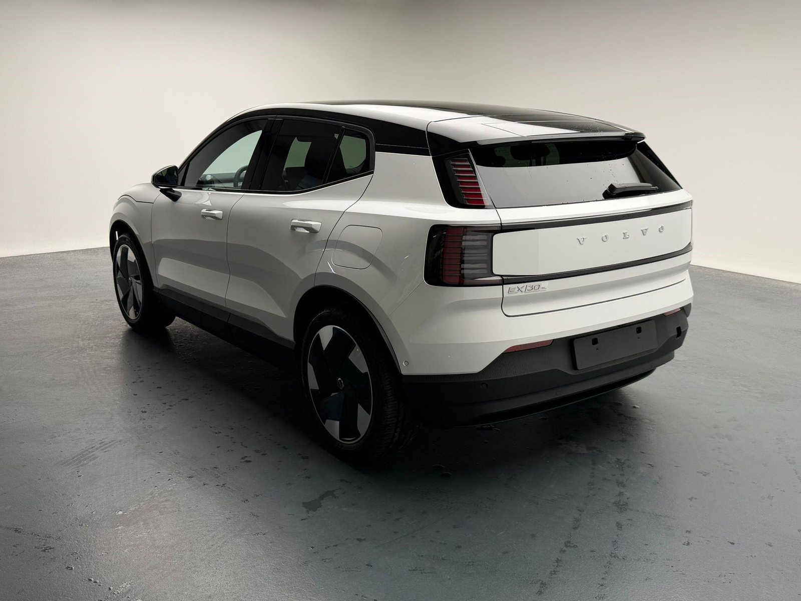 VOLVO EX30 E60 Twin Ultra Performance AWD, Electric, New car, Automatic - 4