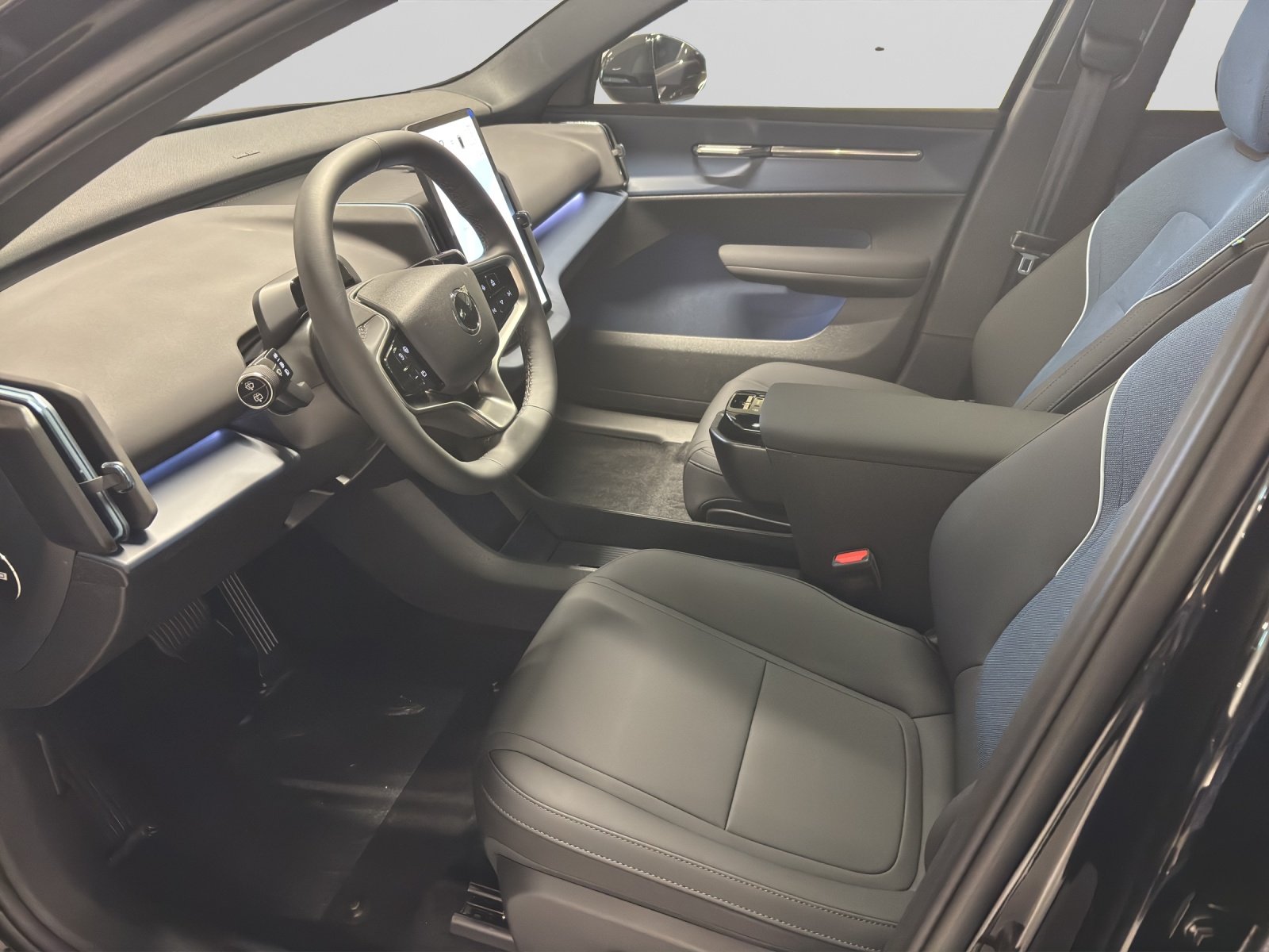 VOLVO EX30 Ultra XCENTRIC Black Edition, Electric, New car, Automatic - 7