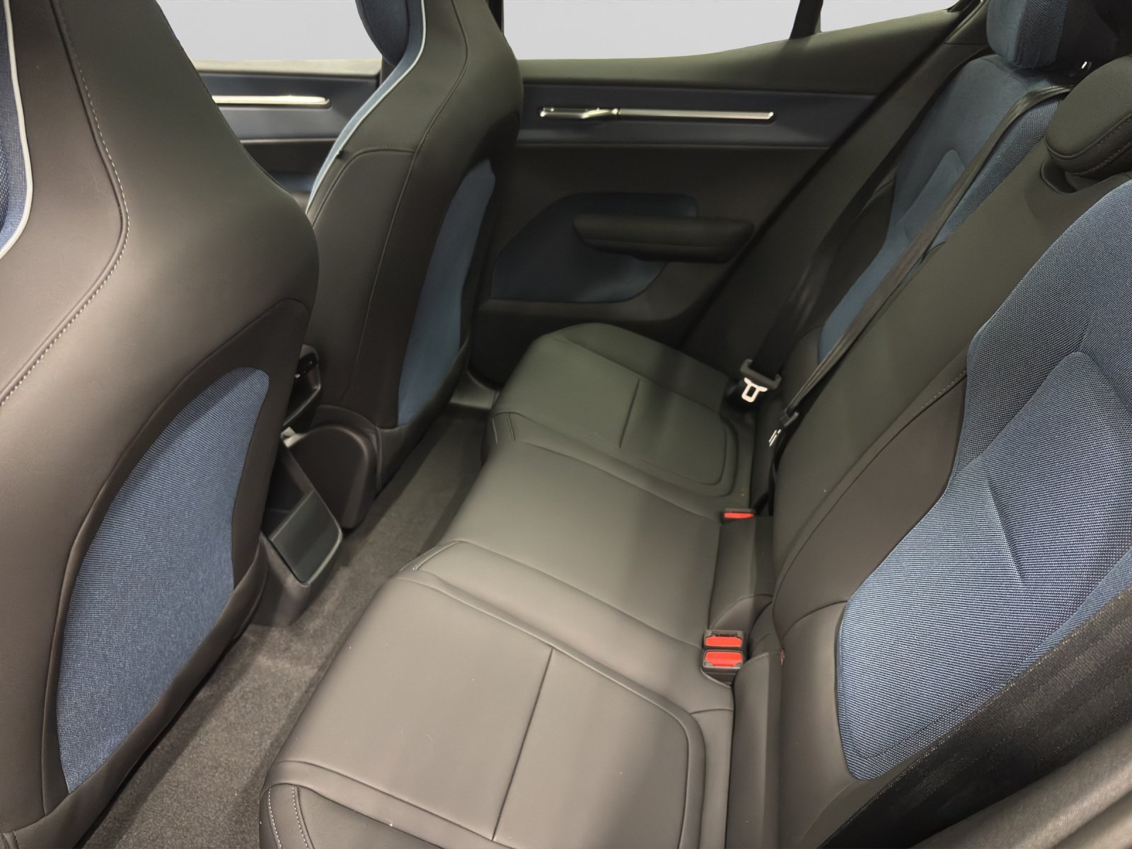 VOLVO EX30 Ultra XCENTRIC Black Edition, Elektro, Neuwagen, Automatik - 5
