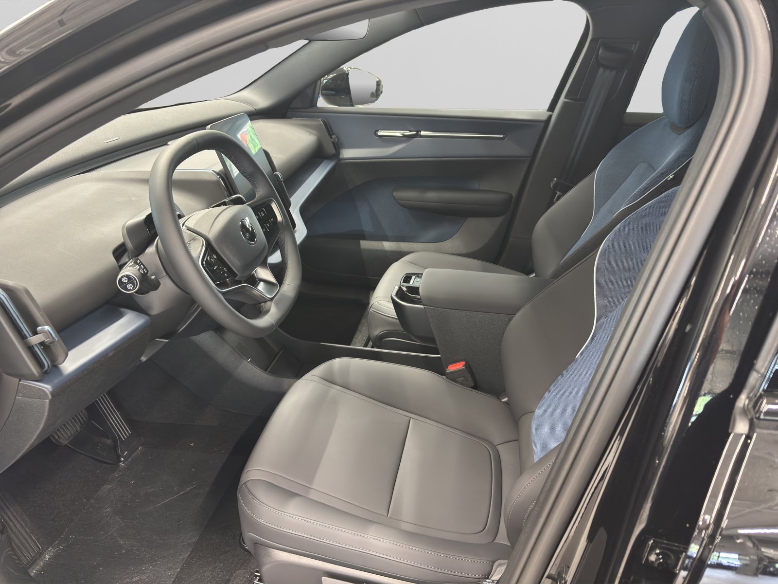 VOLVO EX30 Plus XCENTRIC Black Edition, Elettrica, Auto nuove, Automatico - 4