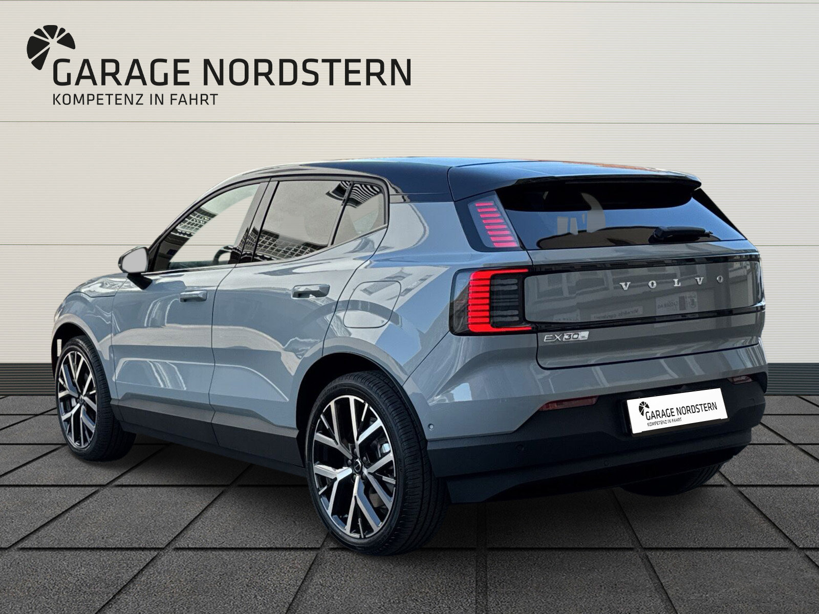 VOLVO EX30 E60 Twin Ultra Performance AWD, Elettrica, Auto nuove, Automatico - 3
