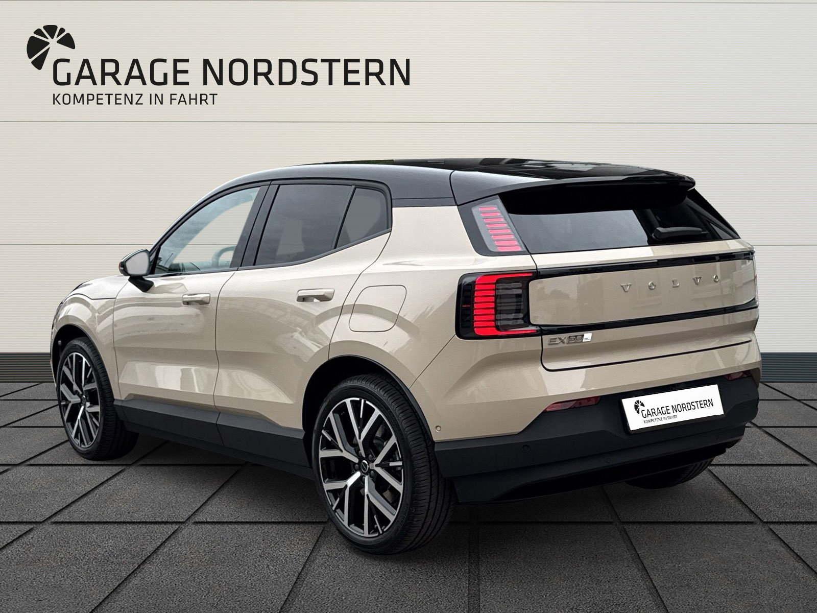 VOLVO EX30 E60 Twin Ultra Performance AWD, Elettrica, Auto nuove, Automatico - 3