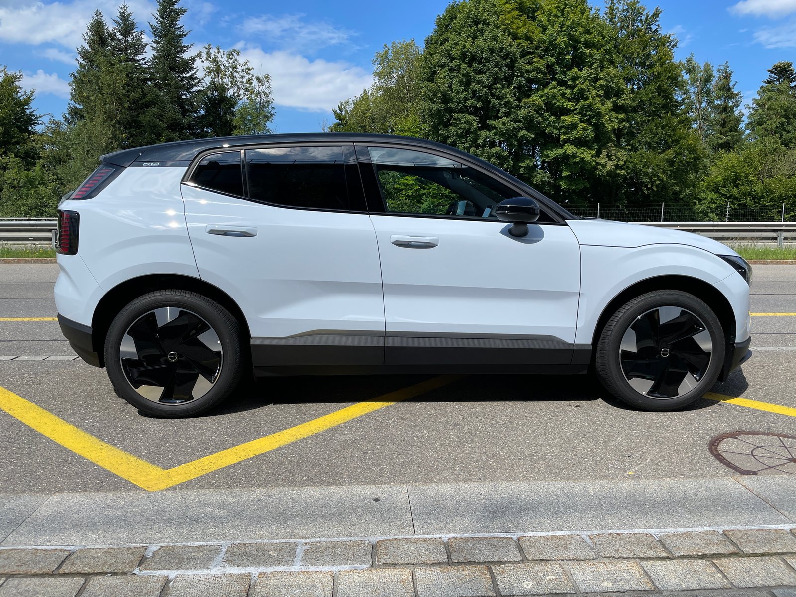 VOLVO EX30 E60 69kWh Single Motor Extended Range Plus, Elektro, Neuwagen, Automatik - 4