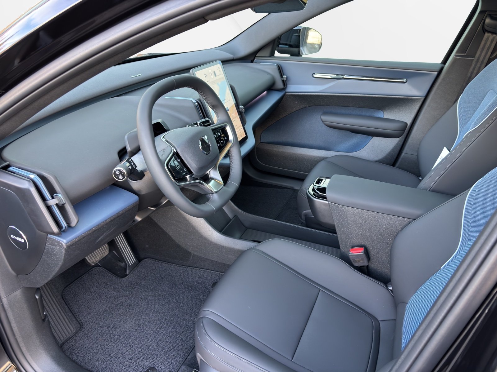 VOLVO EX30 CC E60 Twin Performance AWD, Electric, New car, Automatic - 4