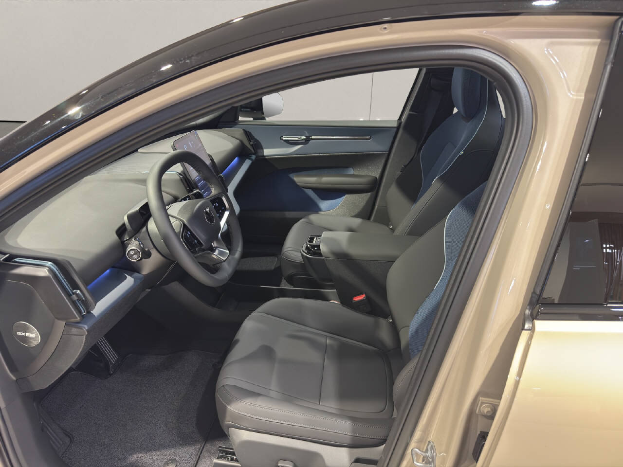 VOLVO EX30 CC E60 Twin Performance AWD, Electric, New car, Automatic - 5