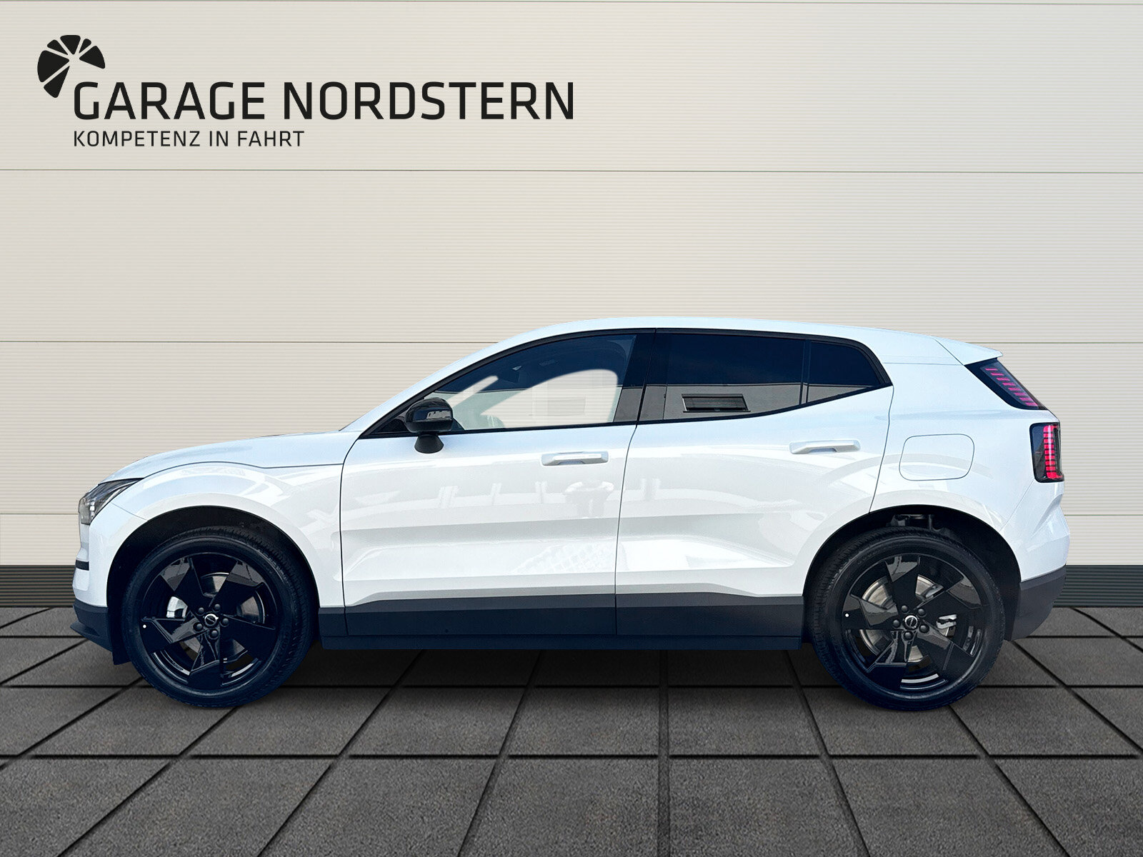 VOLVO EX30 E60 Plus Swiss Black Edition, Electric, New car, Automatic - 2