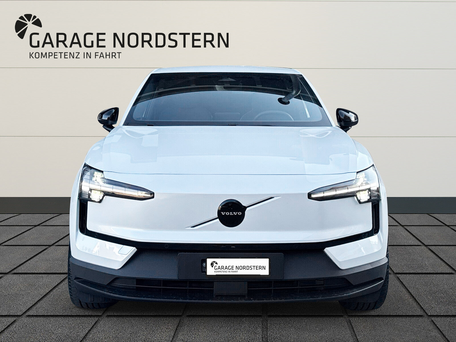 VOLVO EX30 E60 Plus Swiss Black Edition, Electric, New car, Automatic - 5