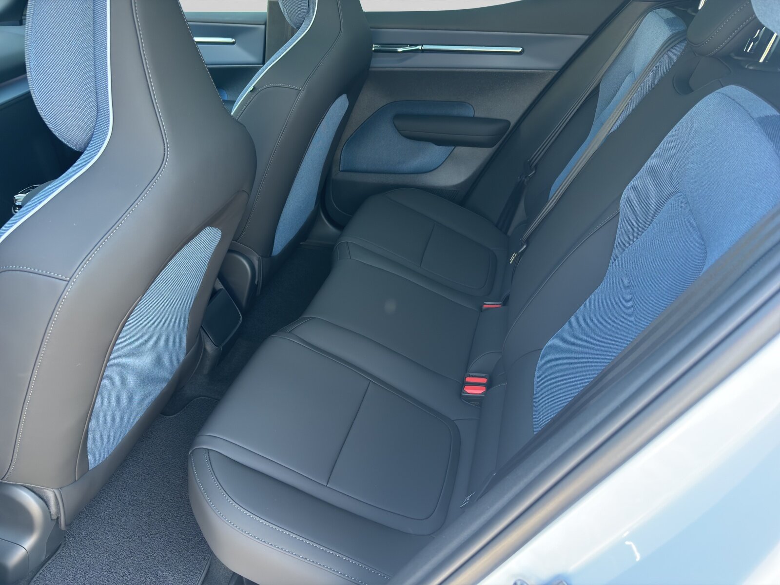VOLVO EX30 CC P8 Ultra AWD, Elektro, Neuwagen, Automatik - 5