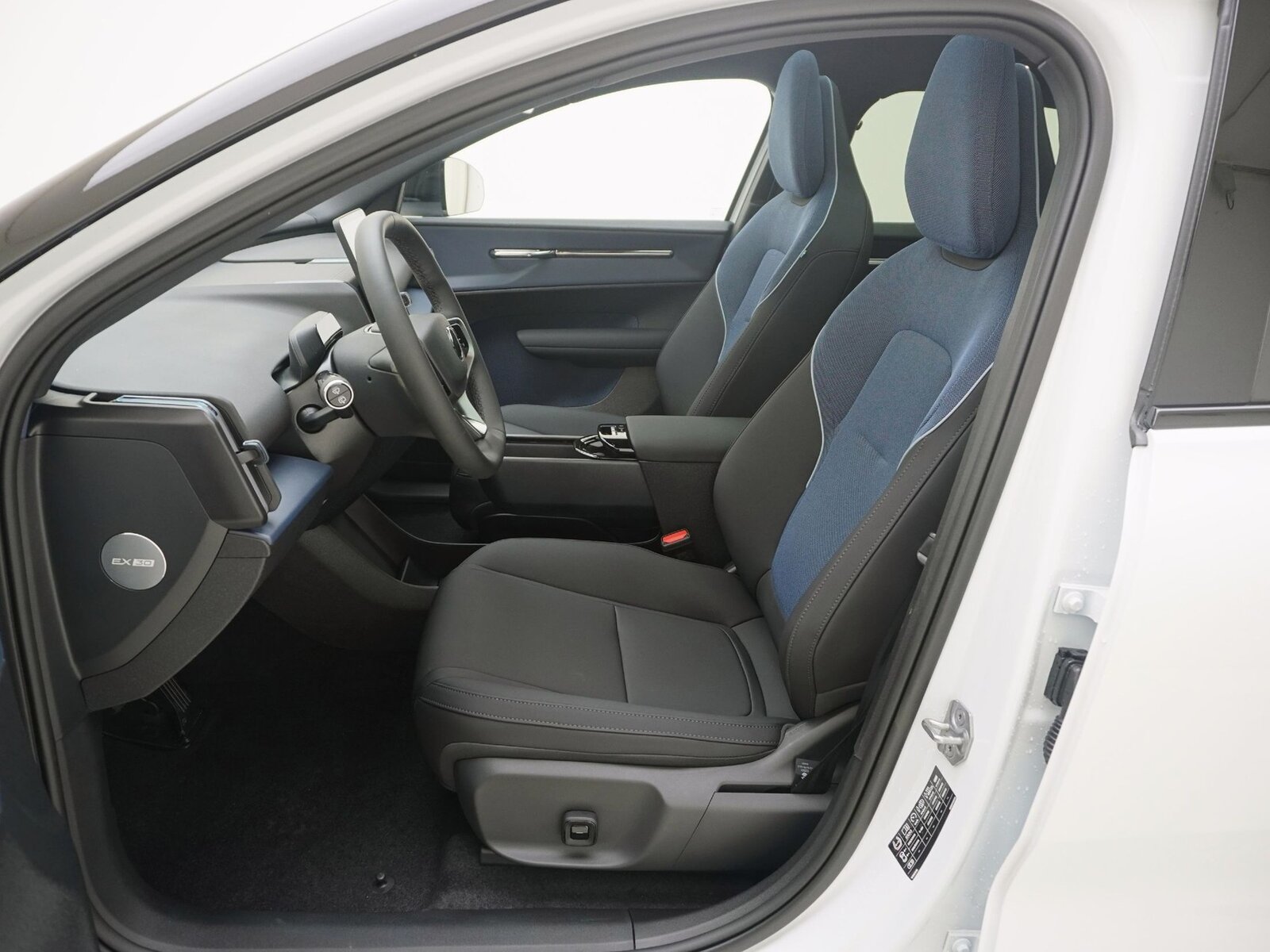 VOLVO EX 30 Twin Ultra Performance Black Edition AWD, Elektro, Neuwagen, Automatik - 7