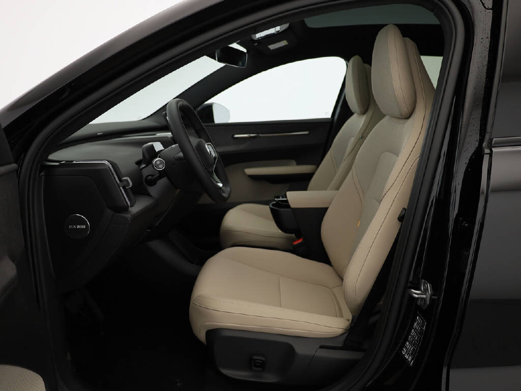 VOLVO EX30 P8 Ultra AWD, Electric, New car, Automatic - 2