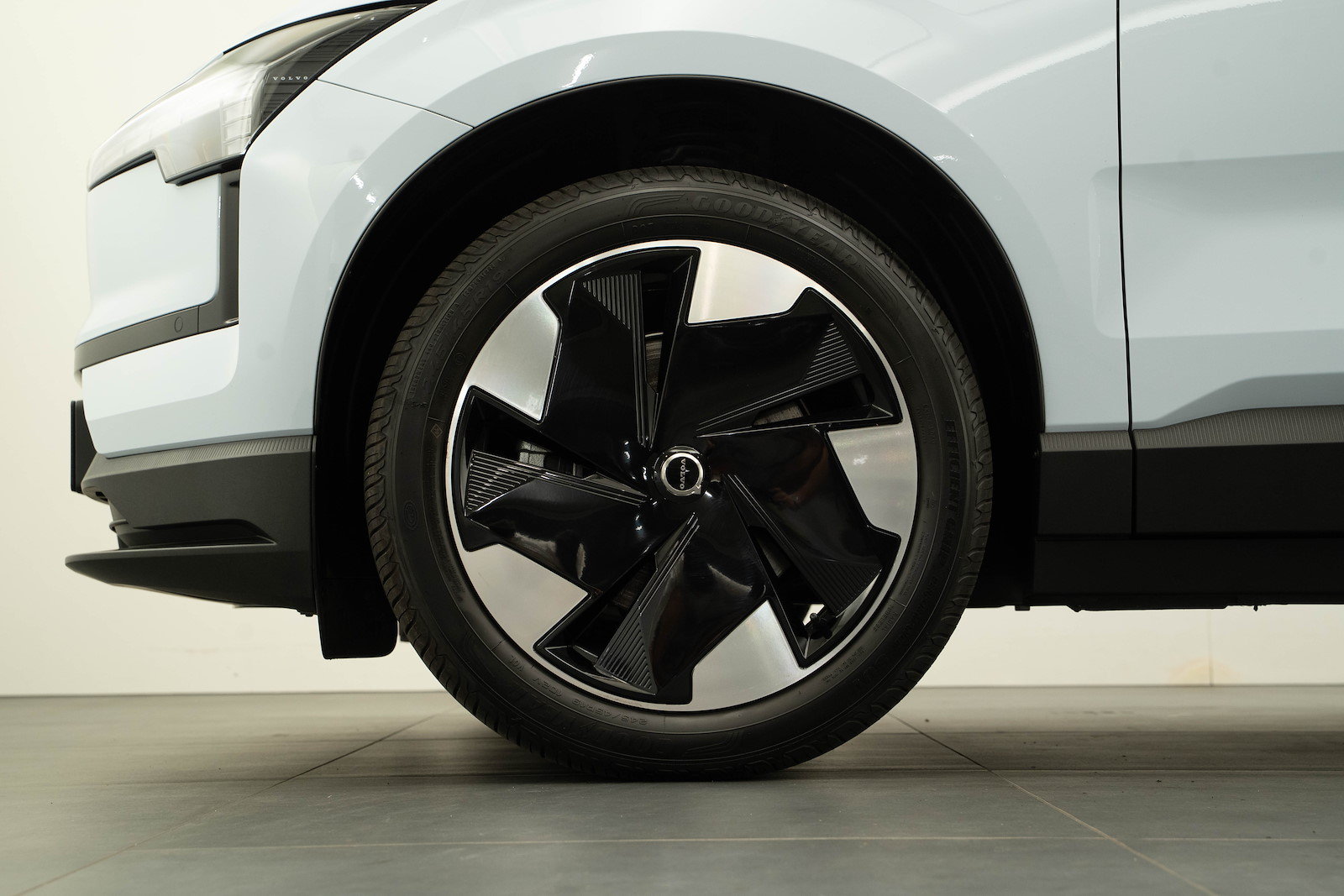 VOLVO EX30 E60 Plus, Électrique, Occasion / Utilisé, Automatique - 6