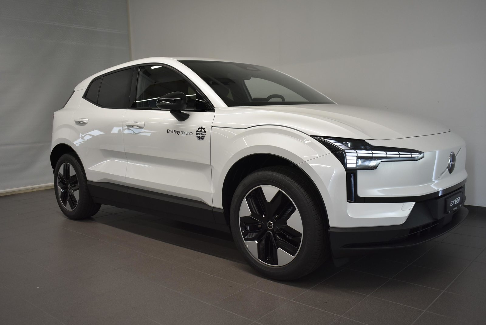 VOLVO EX30 E60 Core, Électrique, Occasion / Utilisé, Automatique - 4