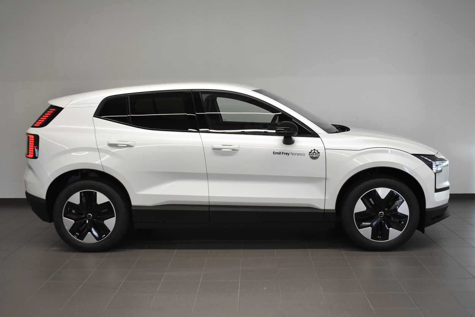 VOLVO EX30 E60 Core, Électrique, Occasion / Utilisé, Automatique - 5