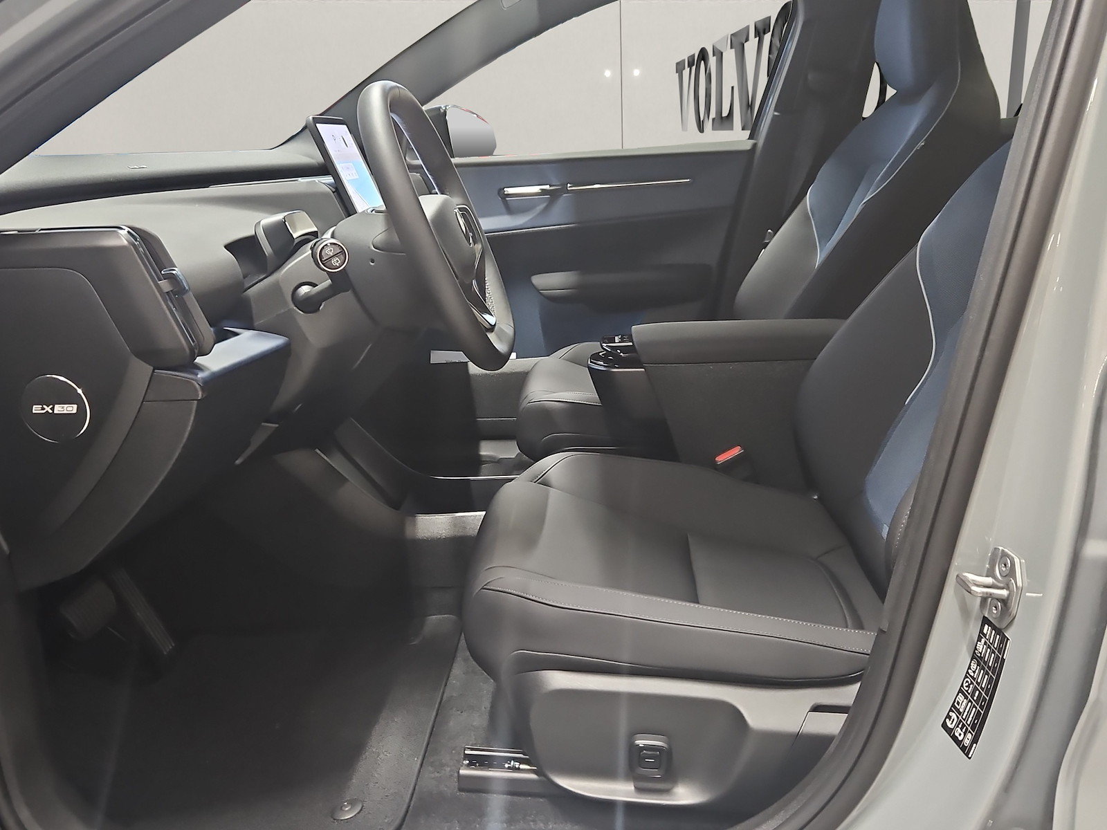 VOLVO EX30 E60 Ultra, Elektro, Occasion / Gebraucht, Automatik - 6