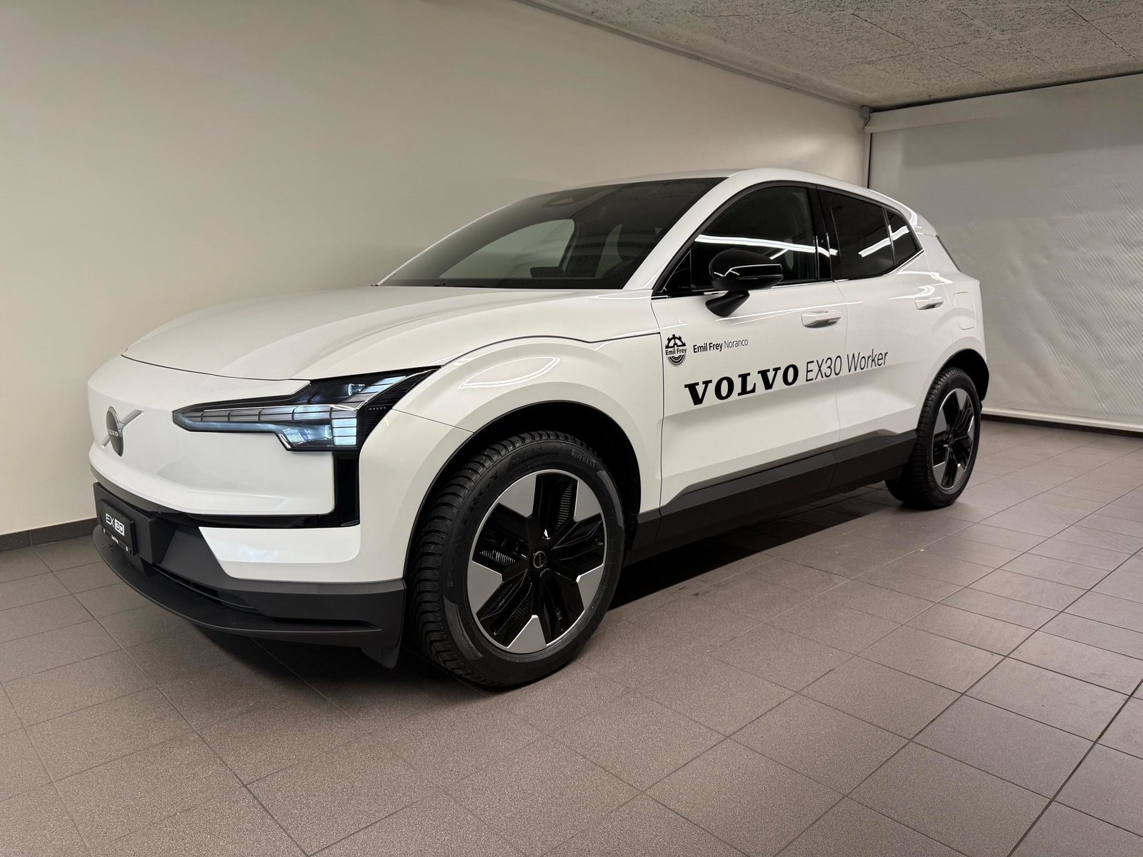 VOLVO EX30 E60 Core, Electric, Second hand / Used, Automatic - 2
