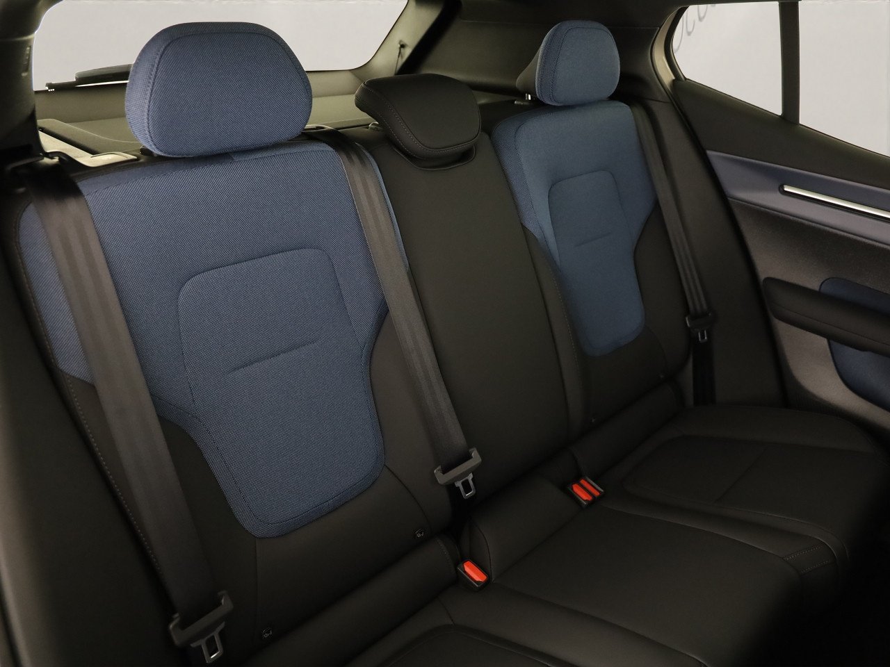 VOLVO EX30 CC E60 Twin Performance AWD, Elettrica, Auto dimostrativa, Automatico - 6