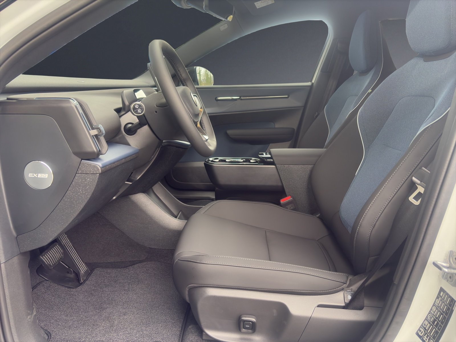 VOLVO EX30 E60 69kWh Twin Ultra, Elektro, Vorführwagen, Automatik - 6