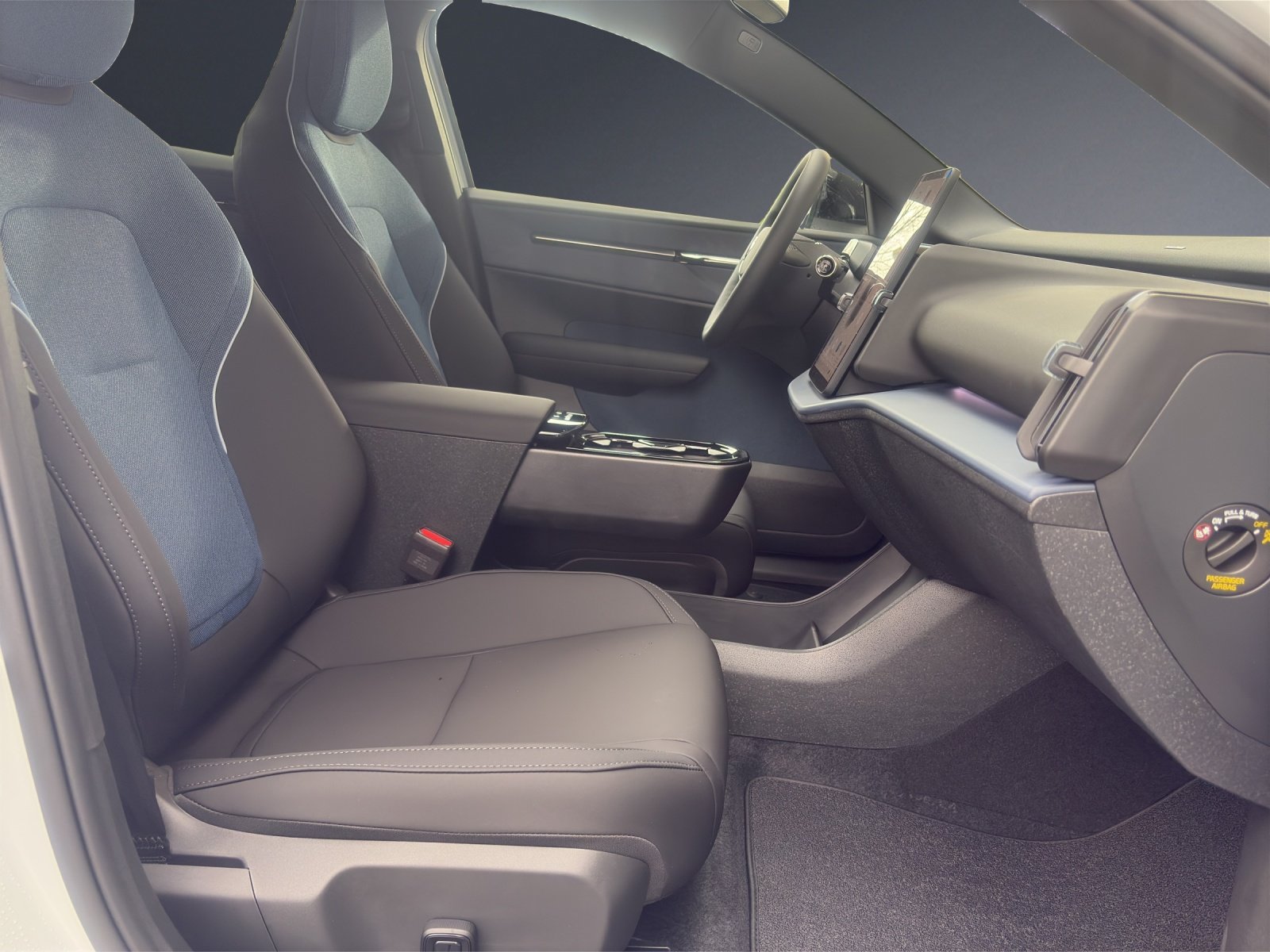 VOLVO EX30 E60 69kWh Twin Ultra, Elektro, Vorführwagen, Automatik - 7
