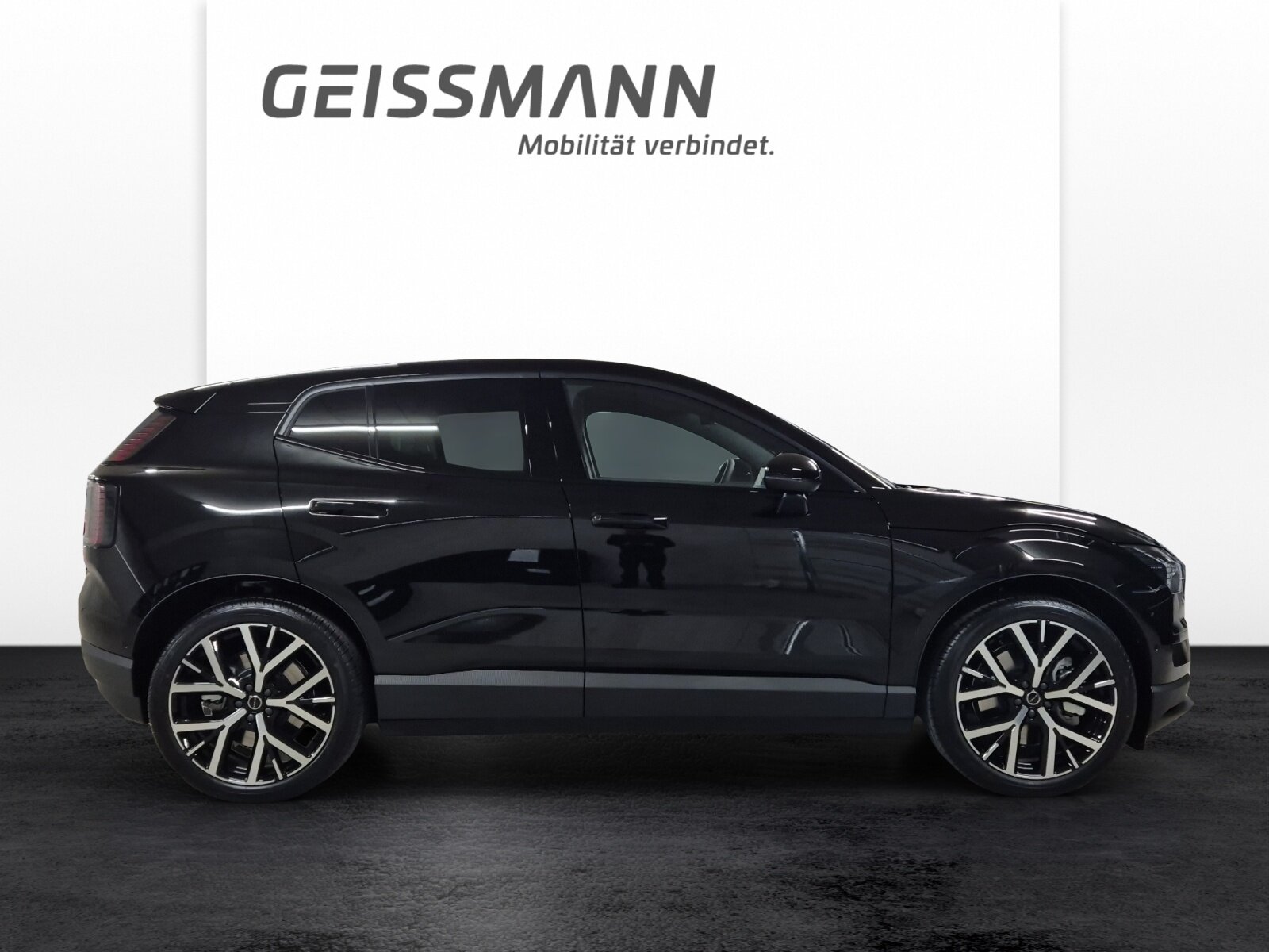 VOLVO EX30 E60 Twin Ultra Performance AWD, Electric, Ex-demonstrator, Automatic - 4