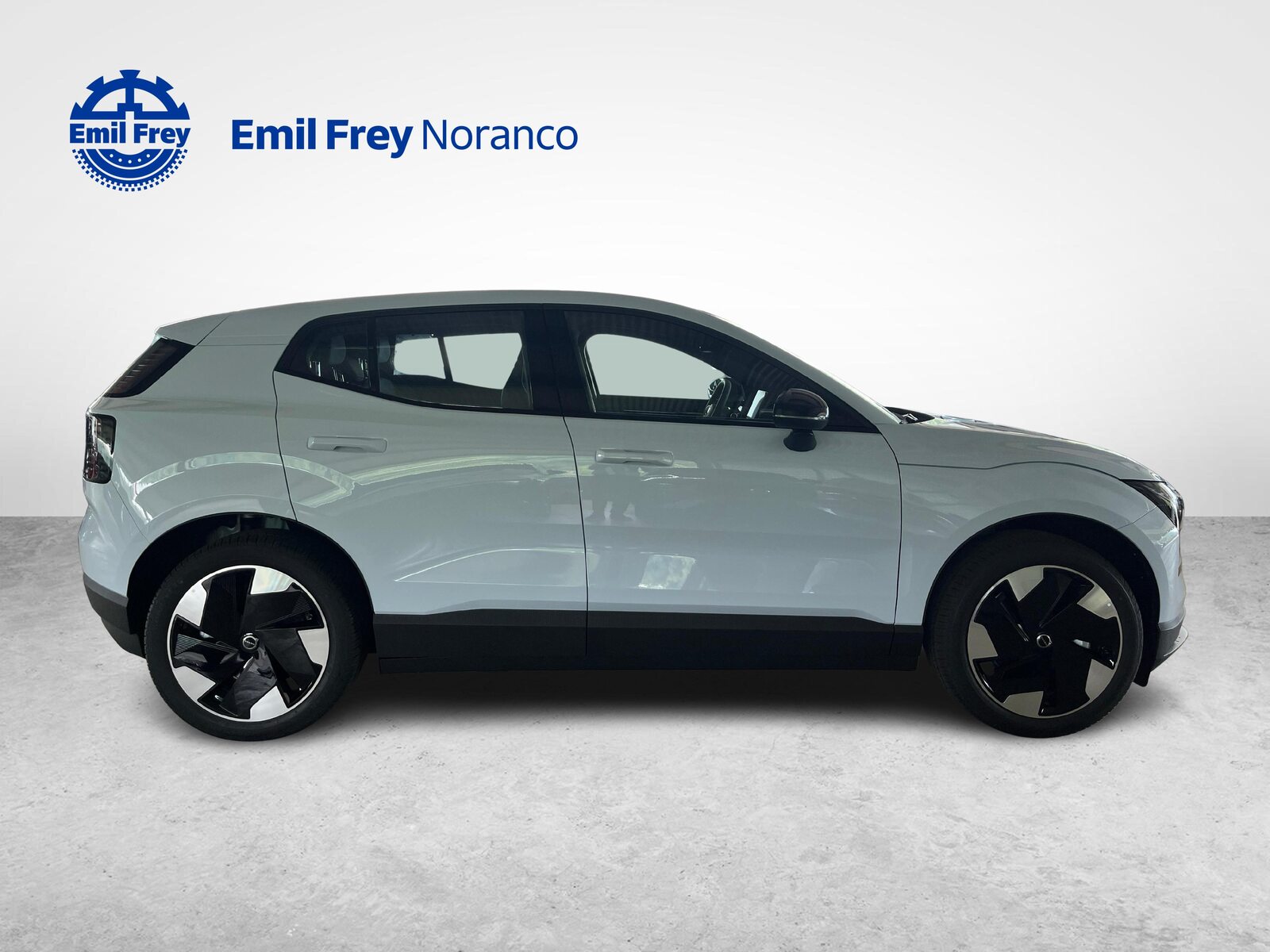 VOLVO EX30 E60 Plus, Electric, Ex-demonstrator, Automatic - 3