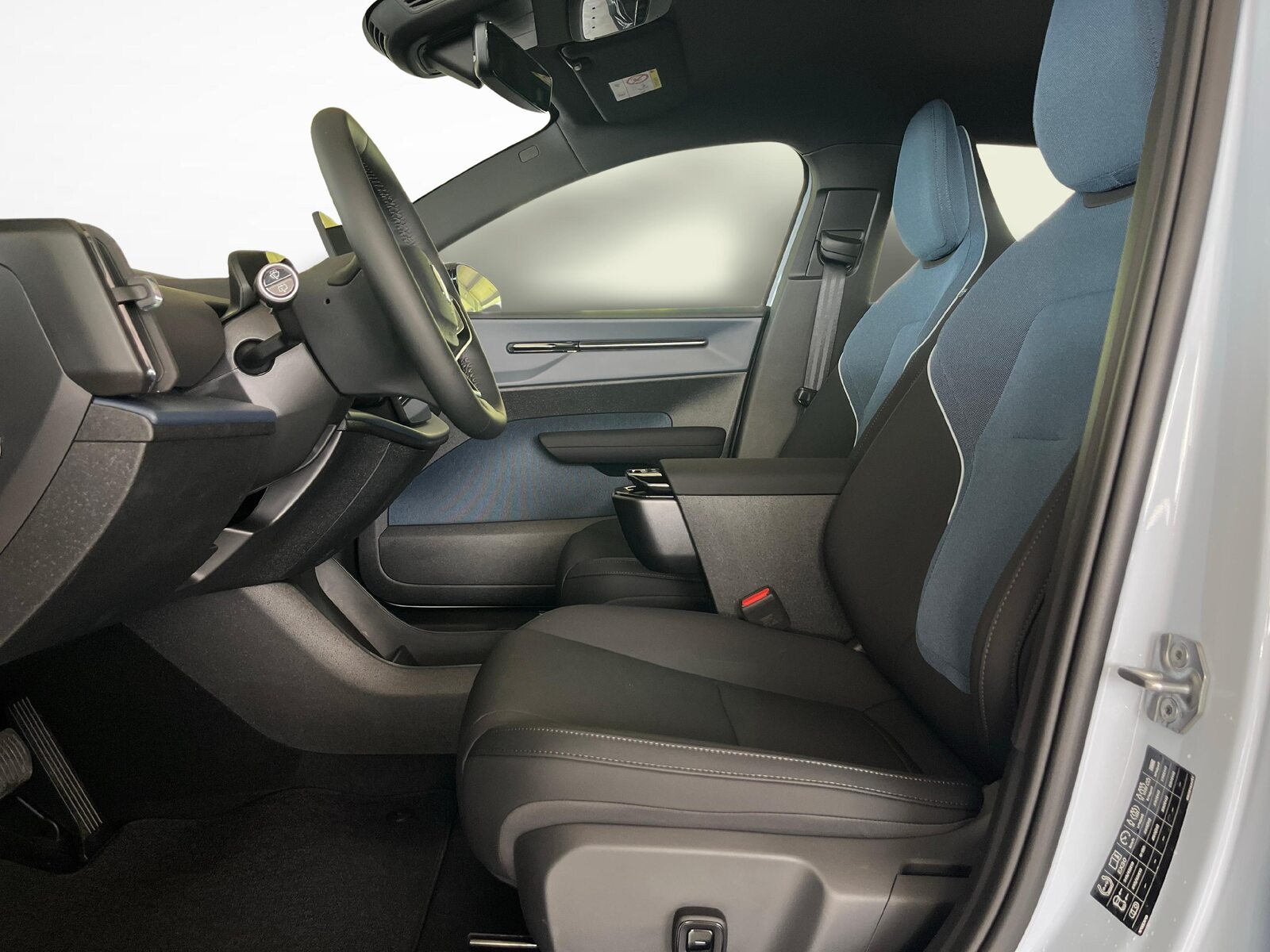 VOLVO EX30 E60 Plus, Electric, Ex-demonstrator, Automatic - 6