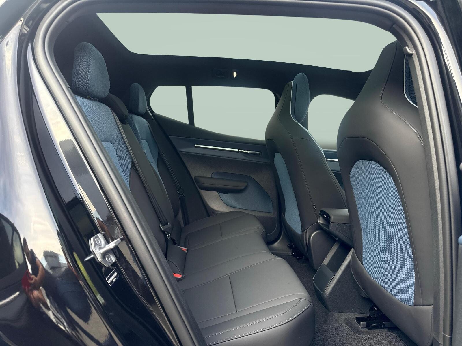 VOLVO EX30 CC P8 Ultra AWD, Electric, Ex-demonstrator, Automatic - 7