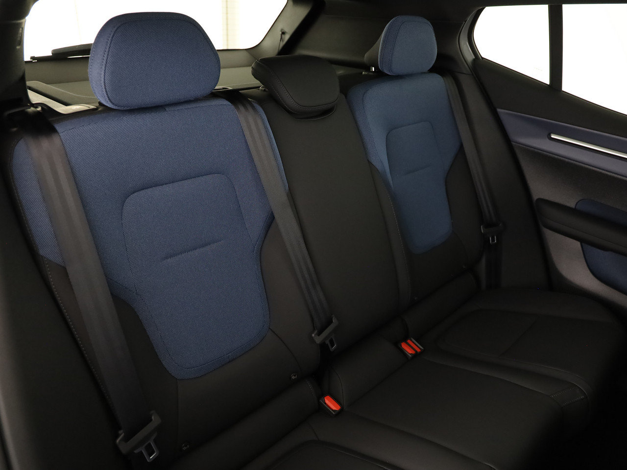 VOLVO EX30 CC E60 Twin Performance A, Elettrica, Auto nuove, Automatico - 5