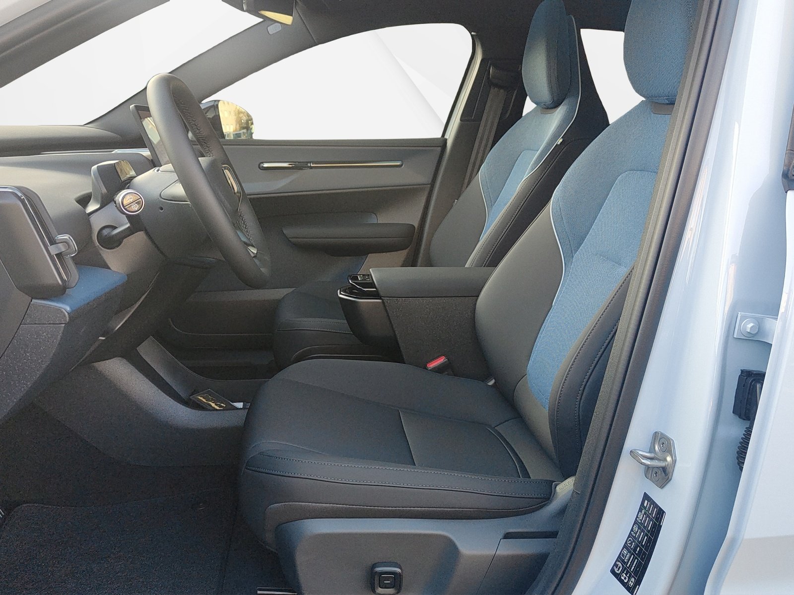 VOLVO EX30 E60 Twin Ultra Performance AWD, Électrique, Voiture nouvelle, Automatique - 3