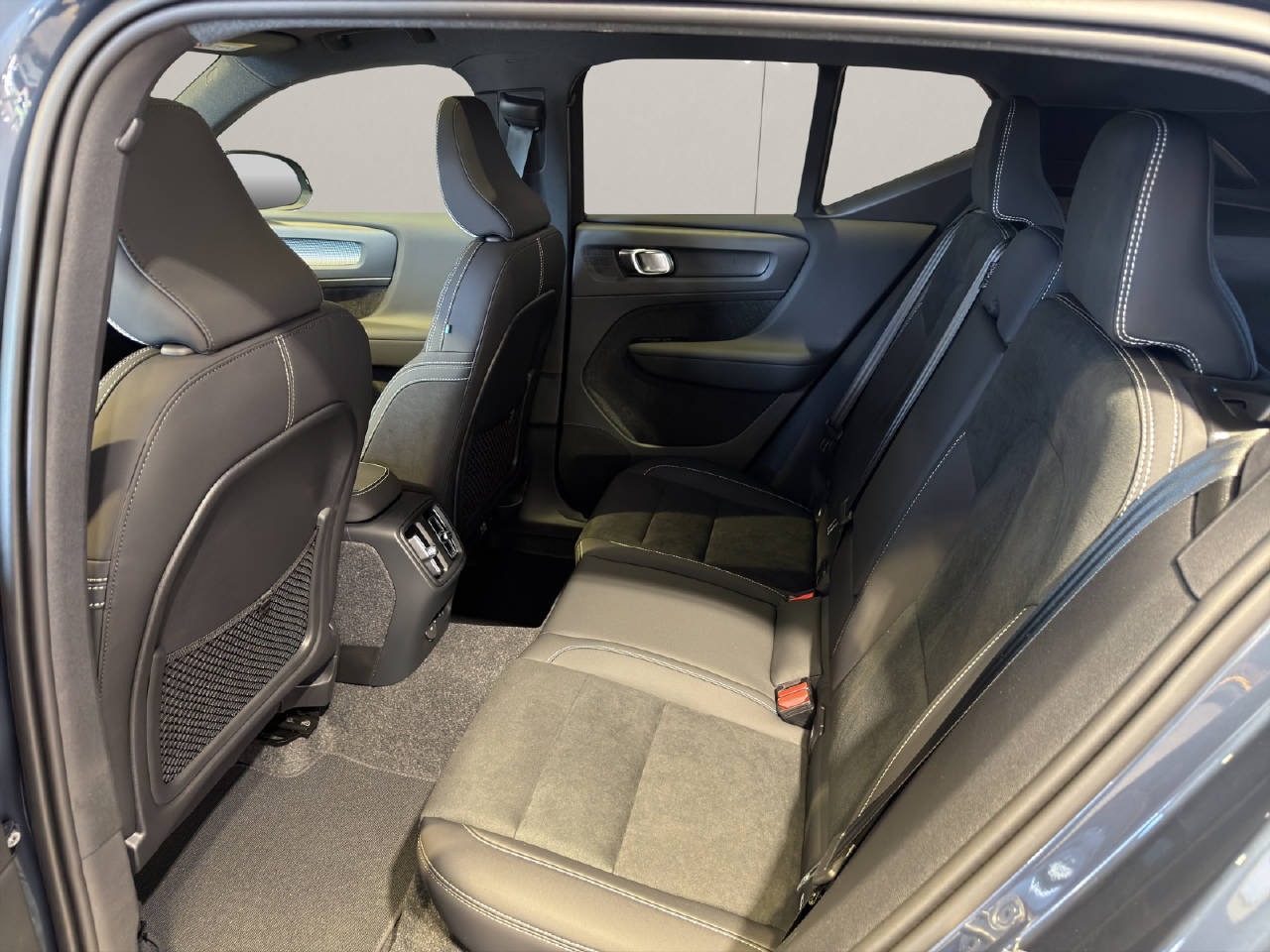 VOLVO EX40 Twin Black Edition AWD, Electric, New car, Automatic - 6