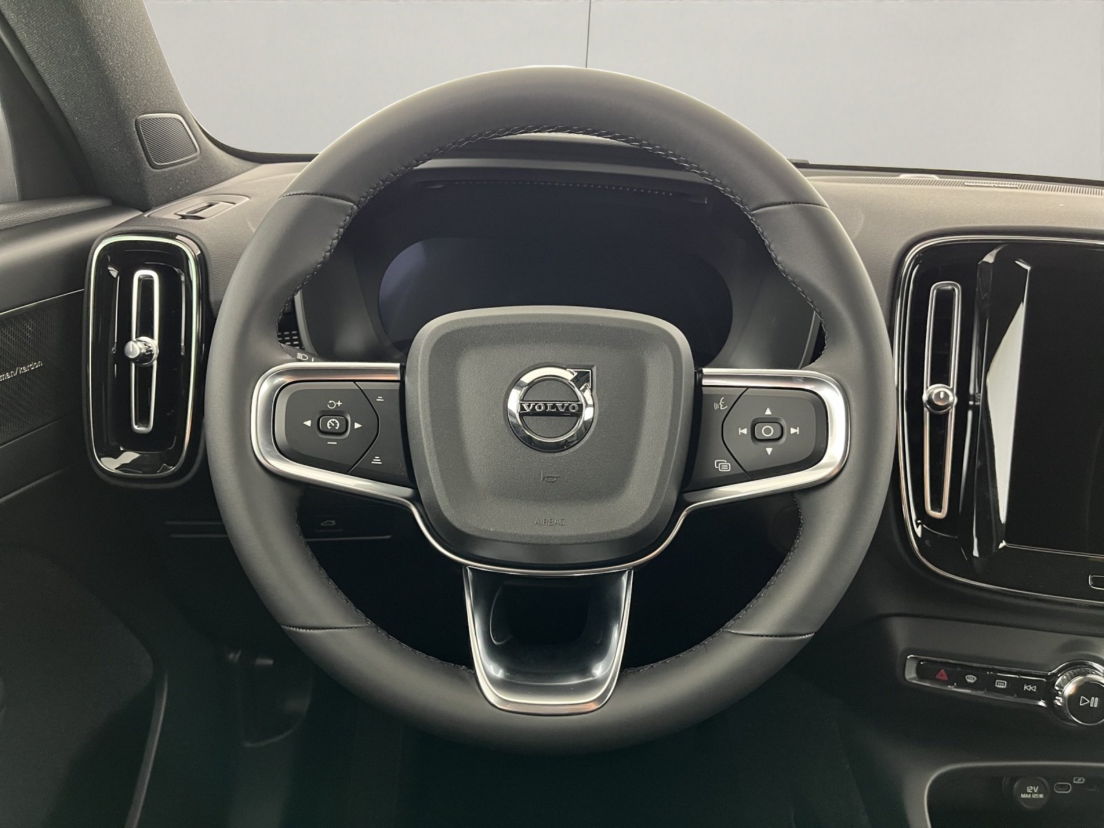 VOLVO EX40 Twin Black Edition AWD, Electric, New car, Automatic - 7
