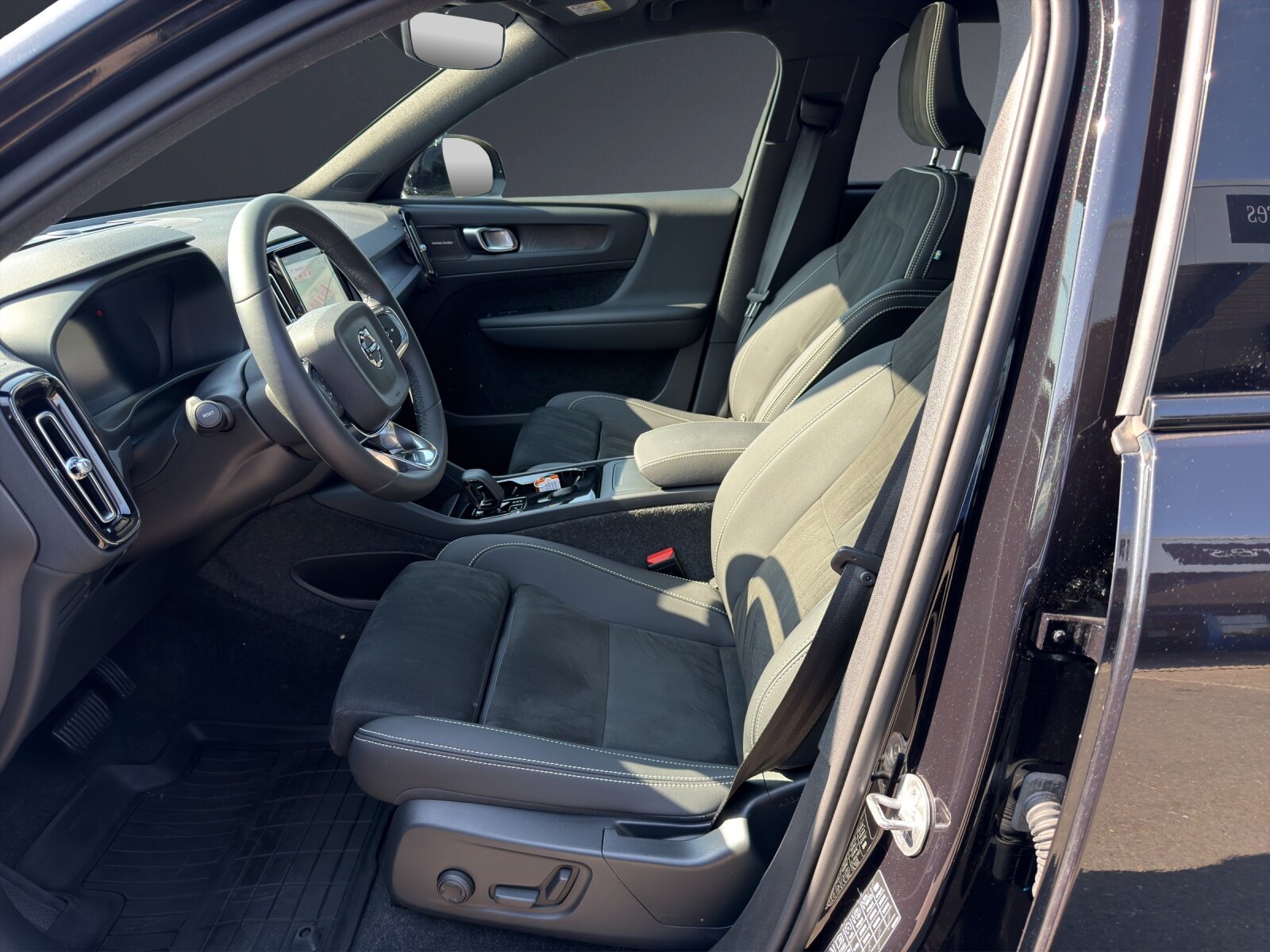 VOLVO EX40 82kWh Twin Motor Performance AWD Ultra, Elektro, Occasion / Gebraucht, Automatik - 6