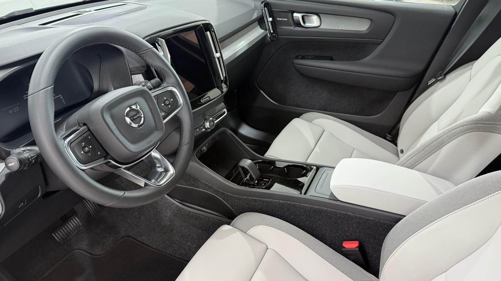 VOLVO EX40 Twin Ultra AWD, Elektro, Vorführwagen, Automatik - 4