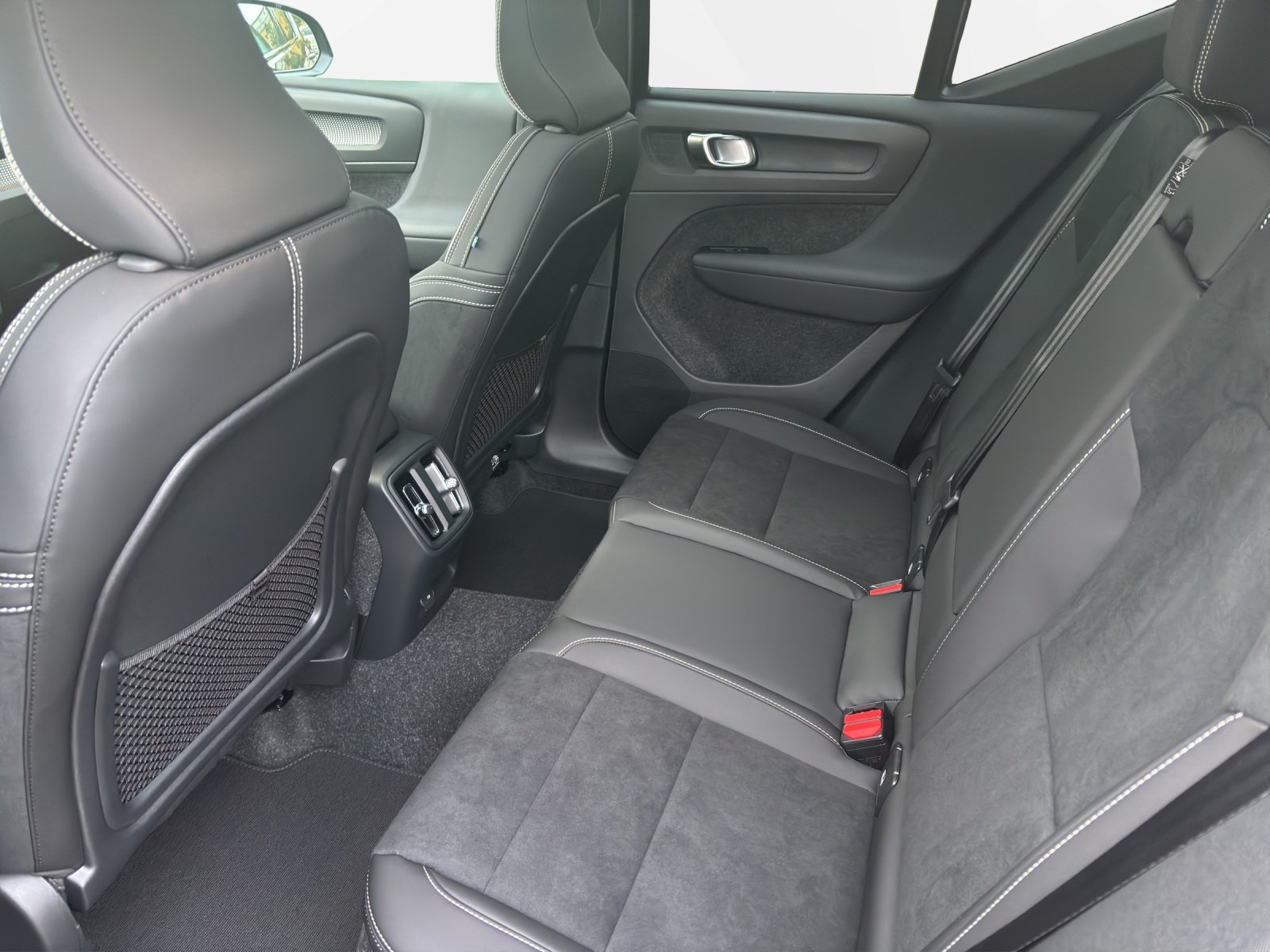 VOLVO EX40 Twin Black Edition AWD, Electric, Ex-demonstrator, Automatic - 5