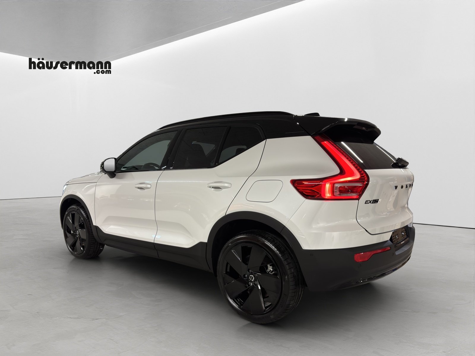 VOLVO EX40 Twin Black Edition AWD, Elektro, Vorführwagen, Automatik - 3