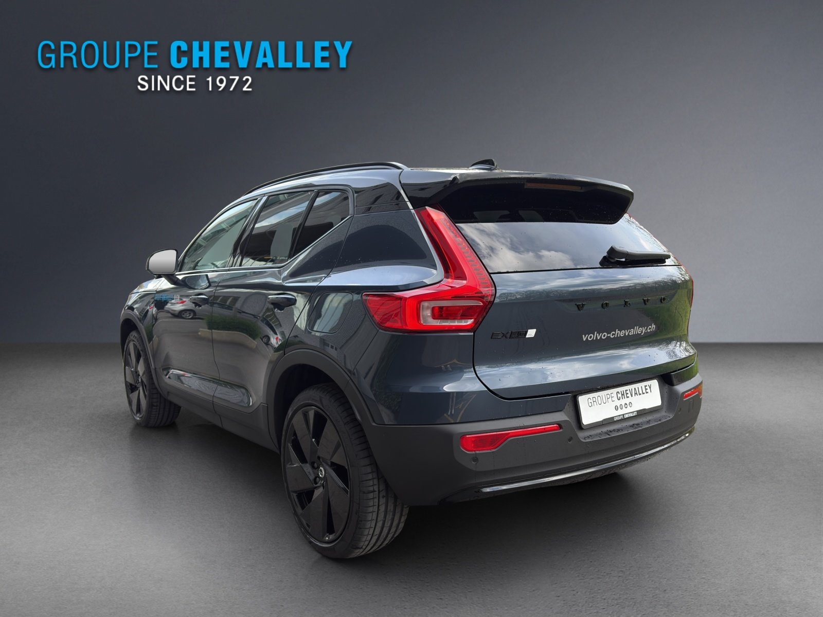 VOLVO EX40 82kWh Twin Motor Performance AWD Xcentric Black E, Electric, Ex-demonstrator, Automatic - 4