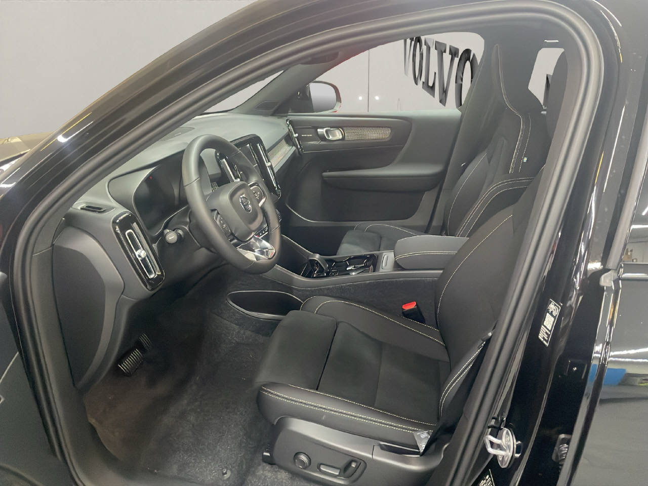 VOLVO EX40 Twin Ultra AWD, Electric, Ex-demonstrator, Automatic - 7